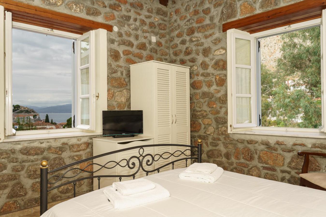 Nereids Guesthouse Hydra  Esterno foto
